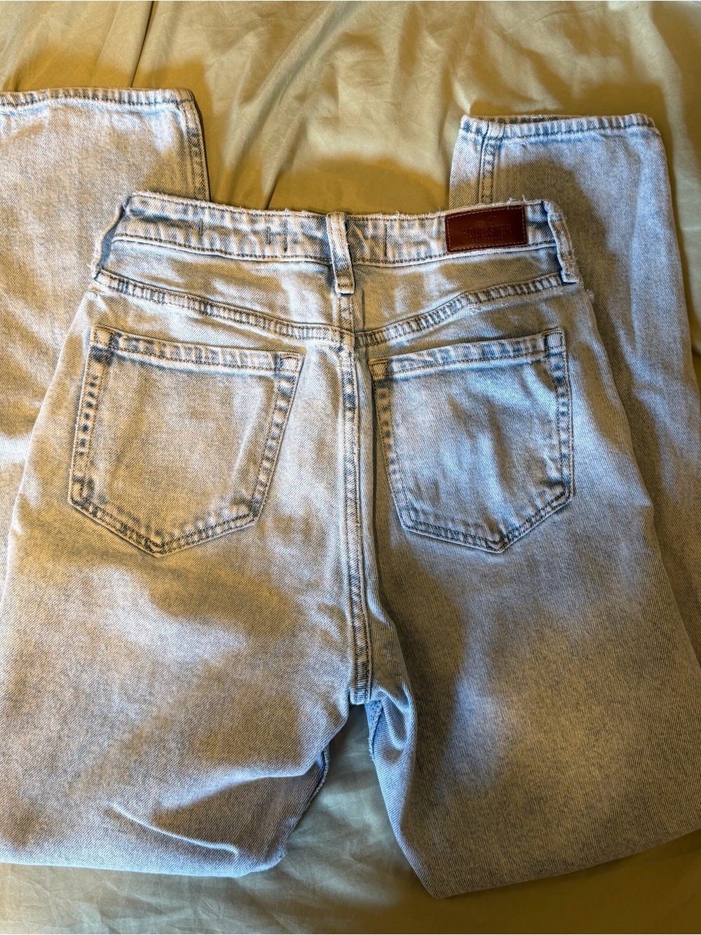 Light Wash High-Rise Straight Jeans Hollister